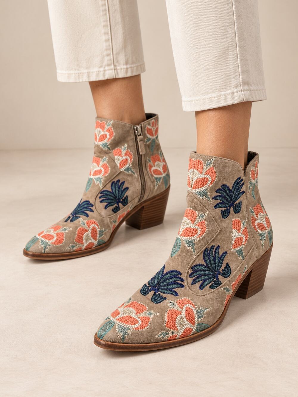 Rebecca Minkoff Western Heeled Boot 8M Beige Floral Embroidered Almond Toe Suede